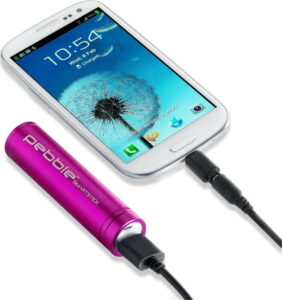 Růžová powerbanka na cesty Pebble Smartstick Pebble